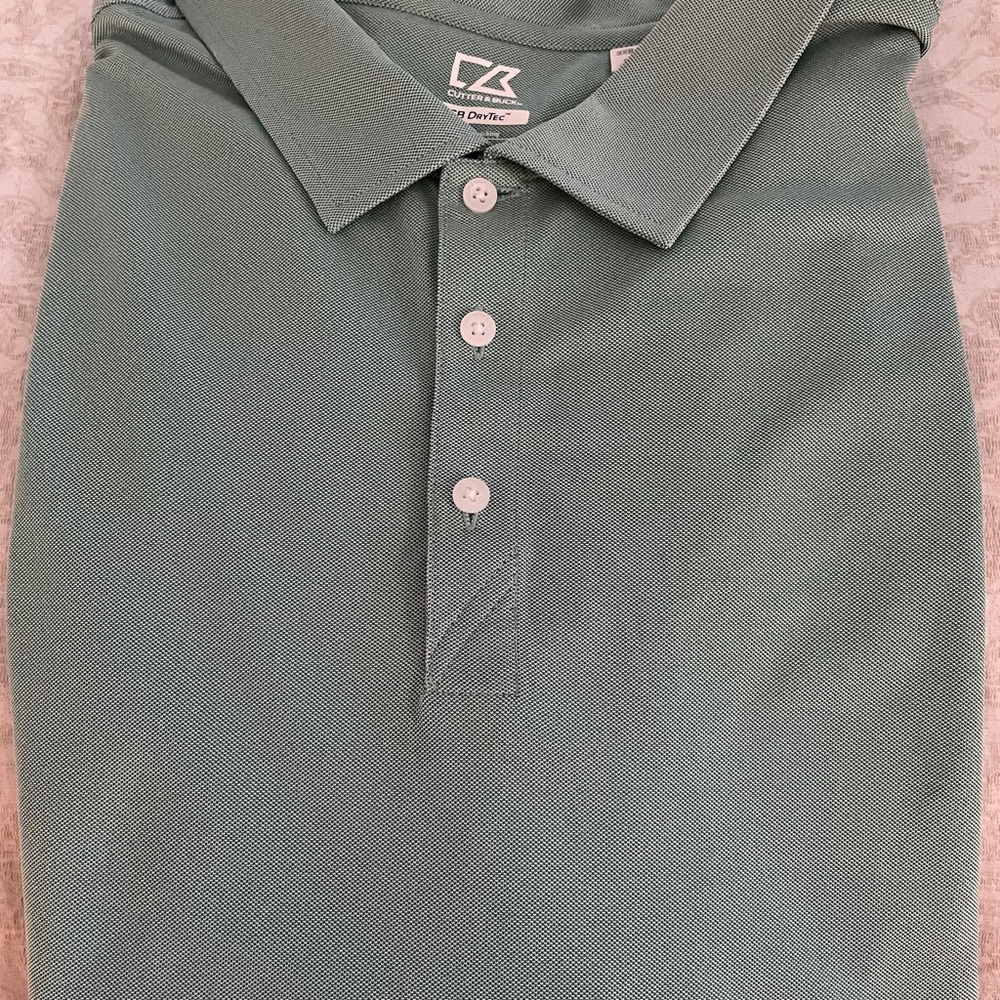 Men’s cutter buck golf shirt